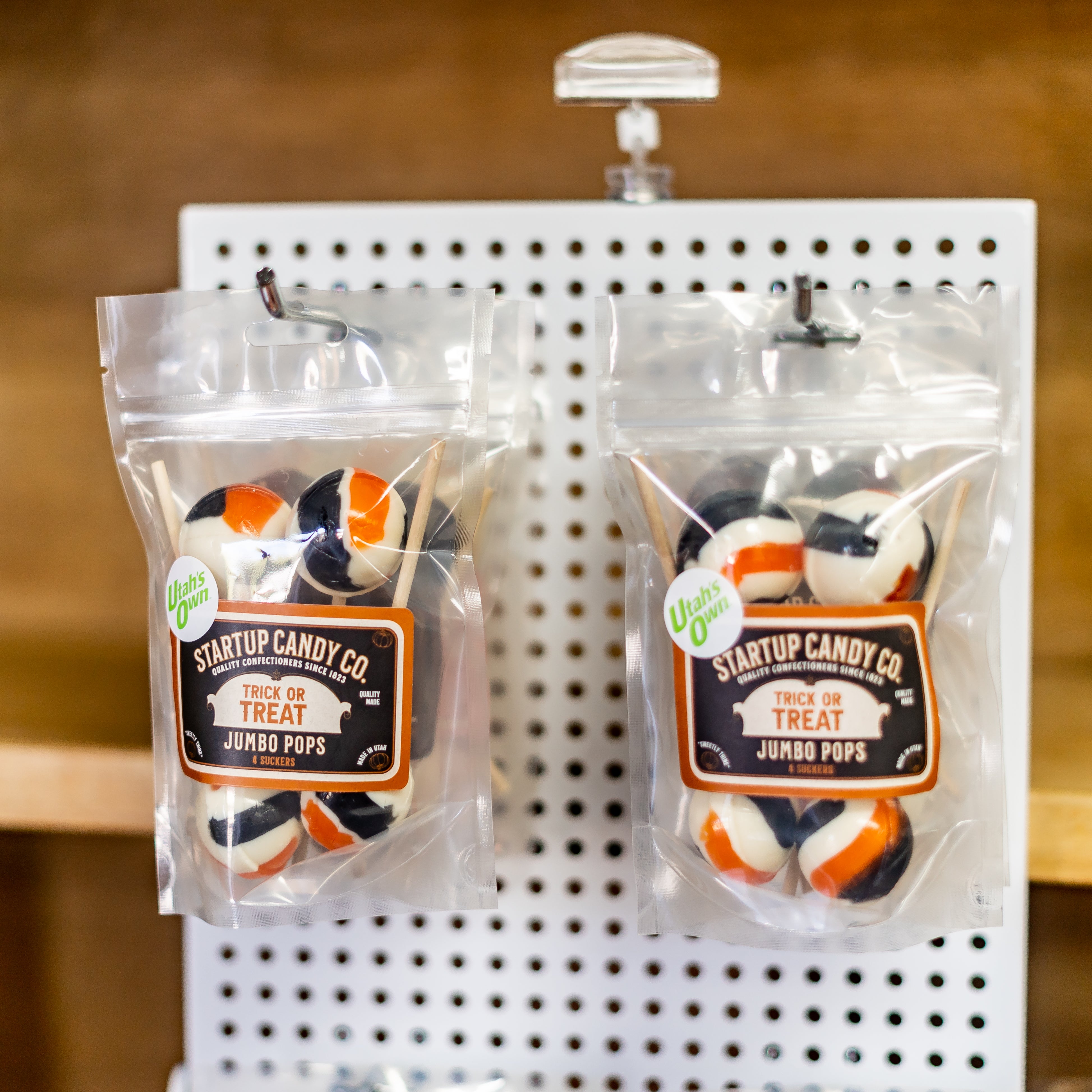 Trick or Treat Jumbo Pop Assortment - 4 count