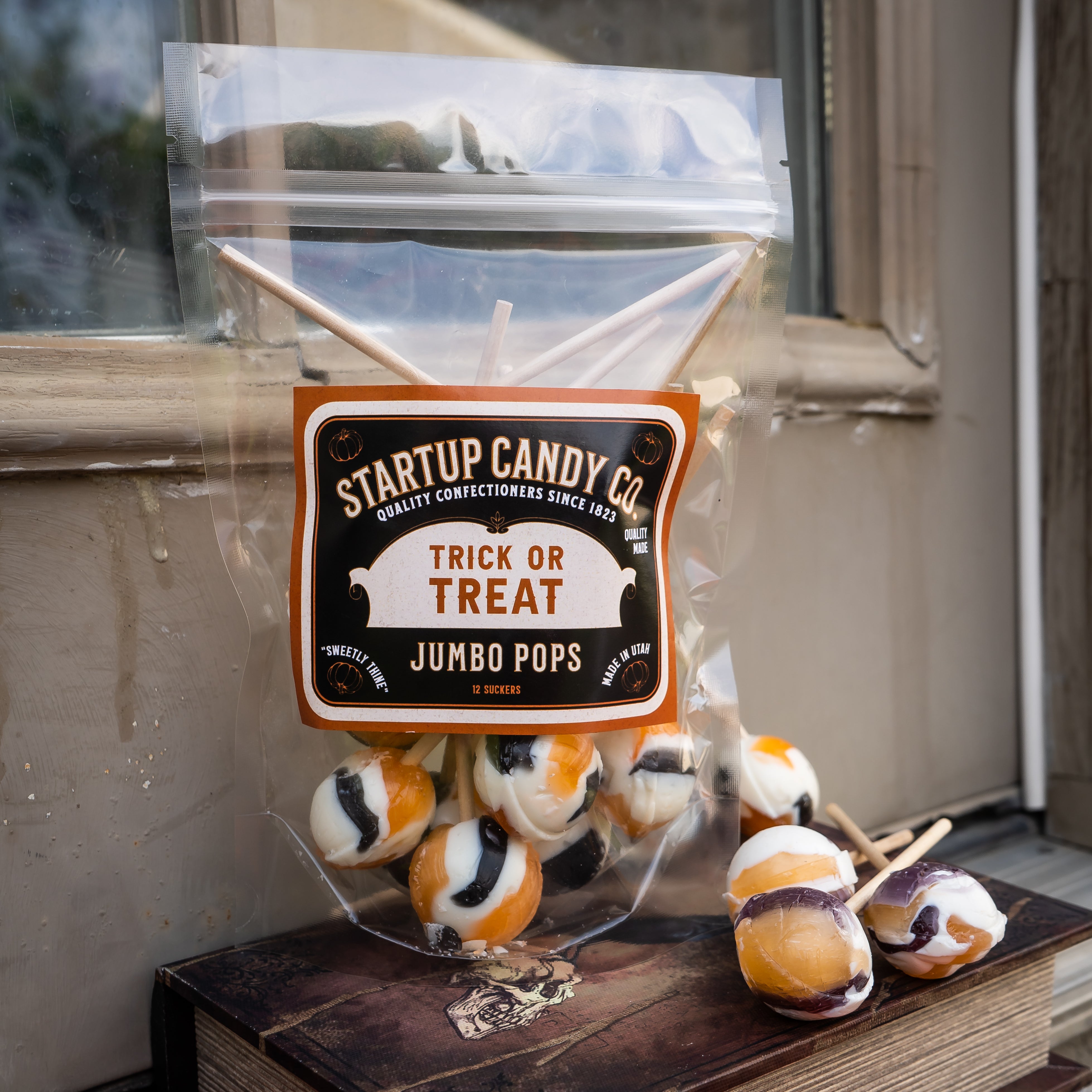 Trick or Treat Jumbo Pop Assortment - 12 Count